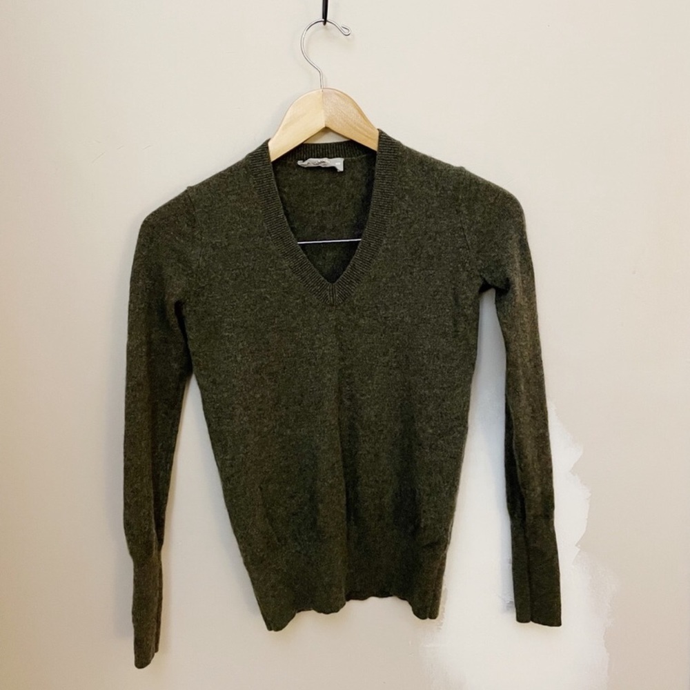 🤍Everlane 100% cashmere v neck sweater 🤍